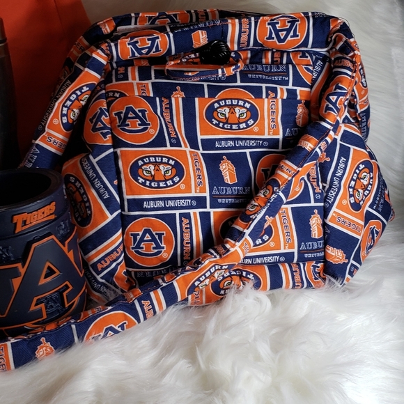 Tote - Picture 2 of 9